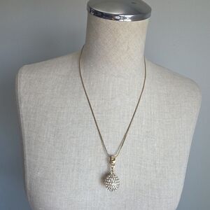 Gold Pendant Necklace Elegant